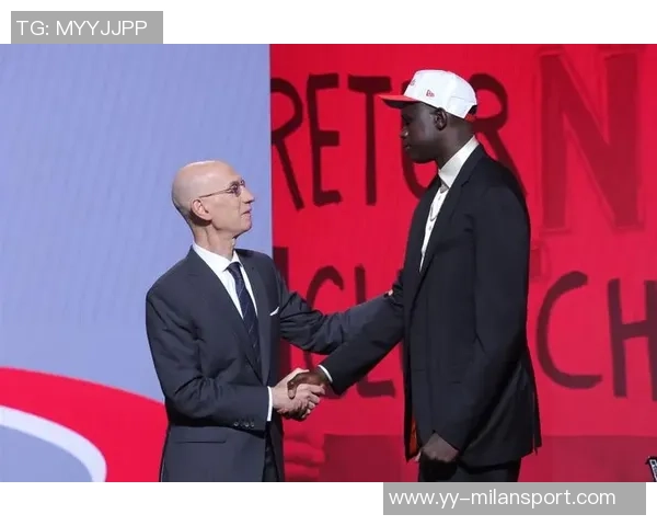 太阳队决定将10号新秀马卢阿奇送往G联盟锻炼提升 太阳队决定将10号新秀马卢阿奇送往G联盟锻炼提升