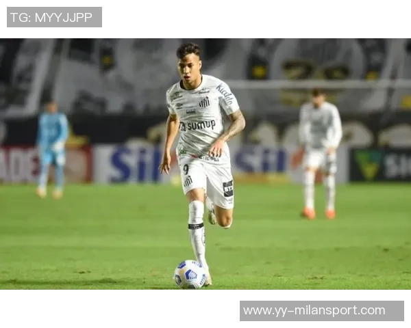 尤文旧将若热因不满裁判判罚做手铐手势被红牌罚下引发争议