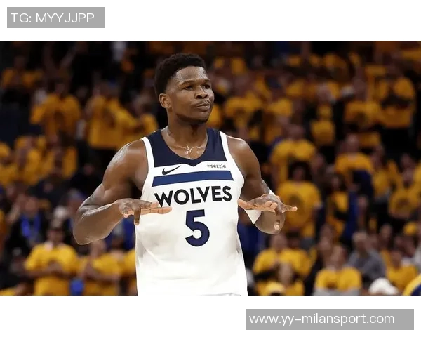 爱德华兹上半场表现亮眼15投6中三分球命中率不佳但仍斩获17分 爱德华兹上半场表现亮眼15投6中三分球命中率不佳但仍斩获17分