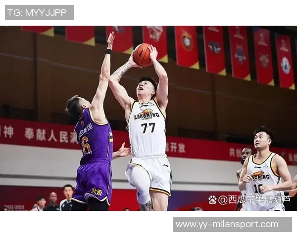 罗威替补表现出色四投全中贡献八分八板一断一帽正负值全队唯一正值 罗威替补表现出色四投全中贡献八分八板一断一帽正负值全队唯一正值