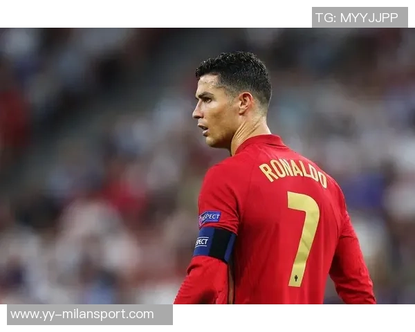 C罗荣获葡萄牙环球声望奖赞誉其辉煌职业生涯成就 C罗荣获葡萄牙环球声望奖赞誉其辉煌职业生涯成就