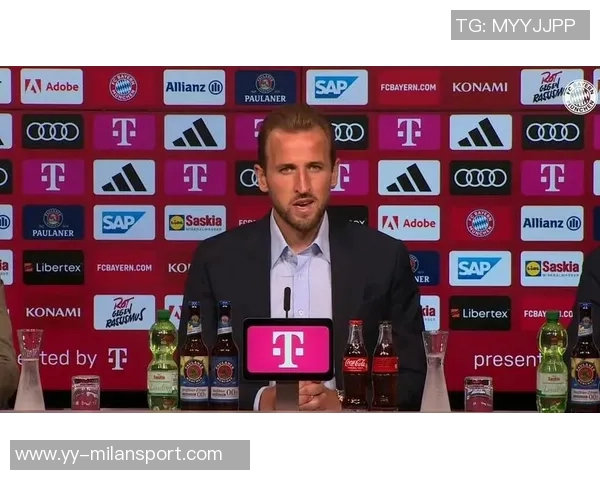 凯恩寒风中挥杆打高尔夫穆勒点赞为他加油打气 凯恩寒风中挥杆打高尔夫穆勒点赞为他加油打气